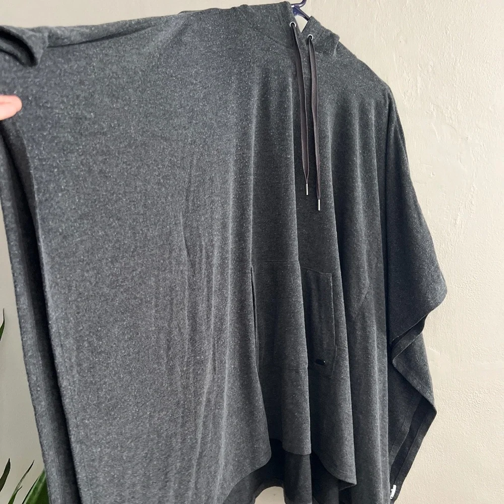 DKNY Sport hooded poncho size small - Picture 3 of 4